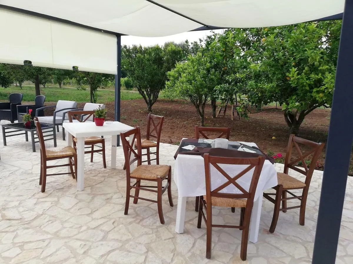B&B Fiori Di Pesco Fertilia 2*,  Italie