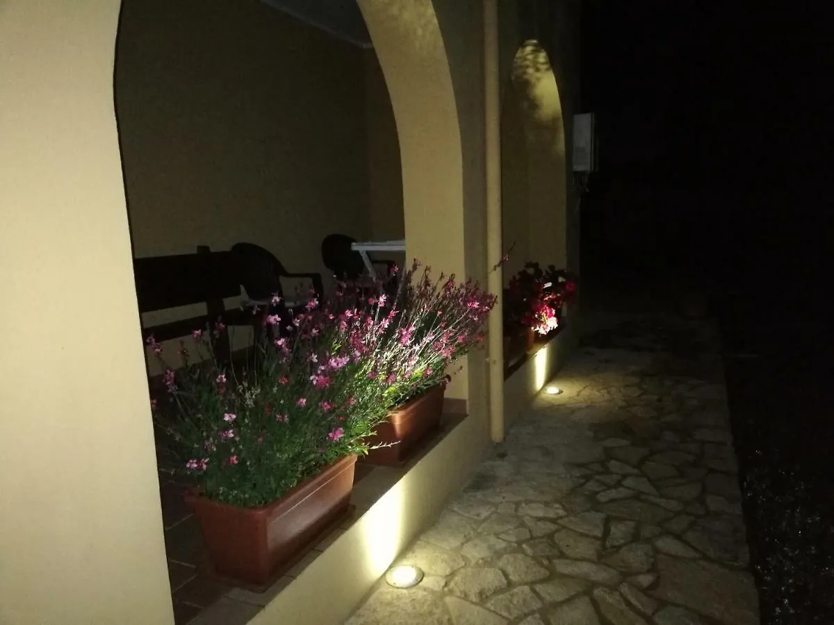 לינה וארוחת בוקר פרטיליה B&B Fiori Di Pesco