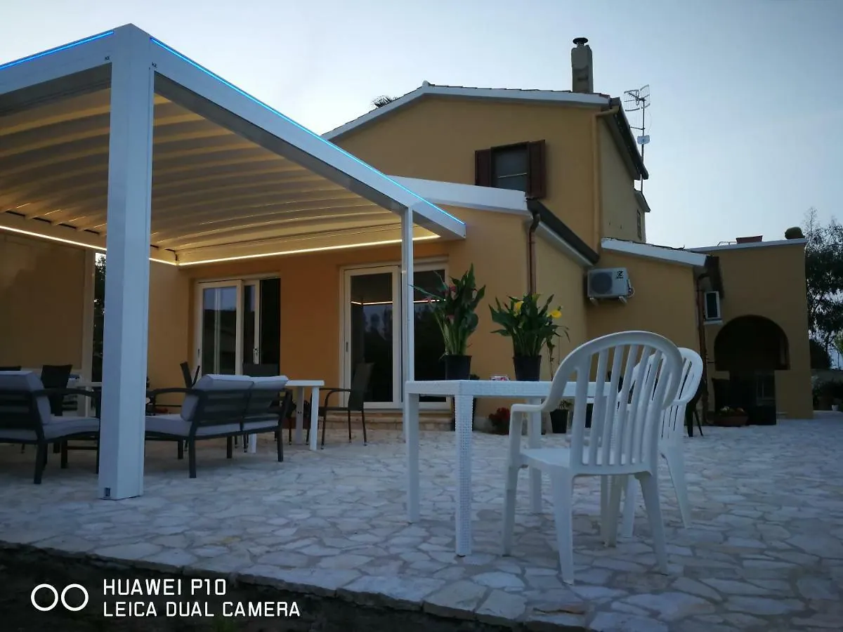 פרטיליה B&B Fiori Di Pesco לינה וארוחת בוקר